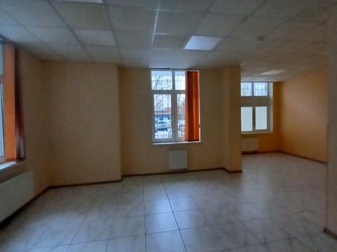 комерційна за адресою Анни Ахматової вул., 22