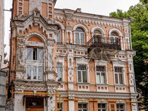 коммерческая по адресу Лютеранская ул., 12