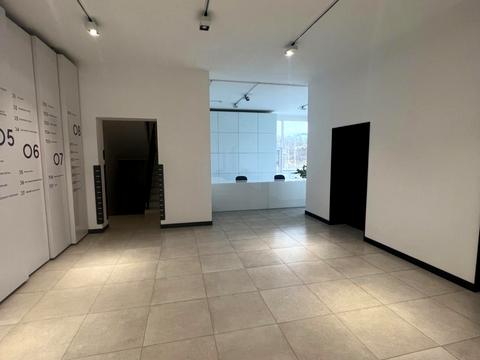 коммерческая по адресу Степана Бандери ул., 1/1