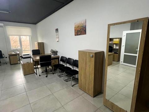 коммерческая по адресу Степана Бандери ул., 1/1