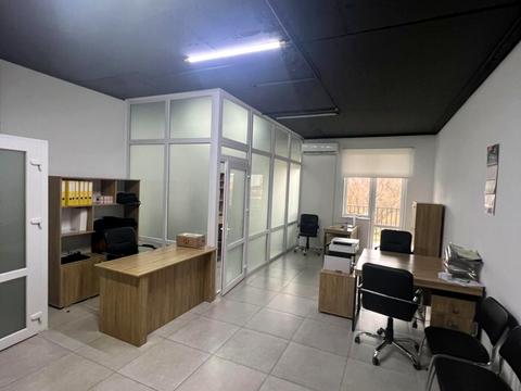 коммерческая по адресу Степана Бандери ул., 1/1