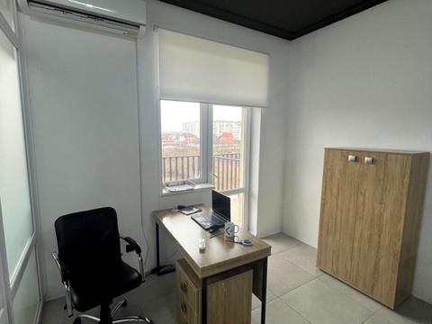 коммерческая по адресу Степана Бандери ул., 1/1