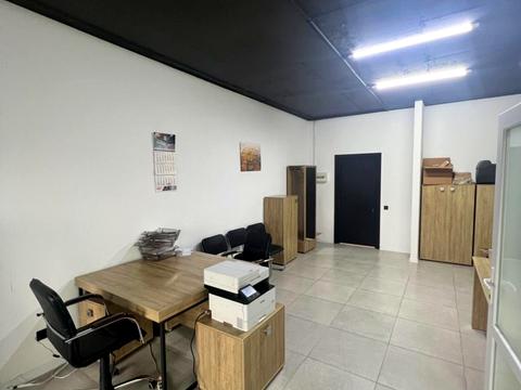 коммерческая по адресу Степана Бандери ул., 1/1