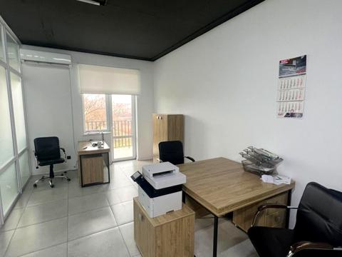 коммерческая по адресу Степана Бандери ул., 1/1