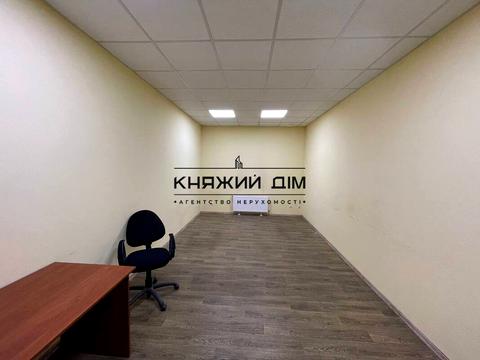 коммерческая по адресу Ивана Дзюбы ул. (Сімʼї Сосніних), 7а