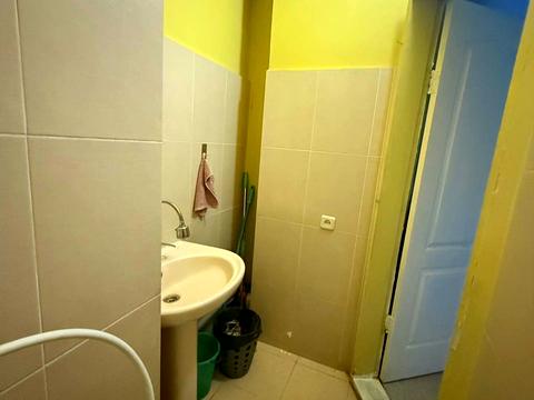 комерційна за адресою Вериківського вул., 23