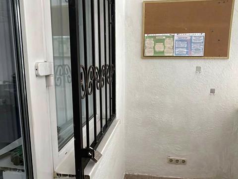 комерційна за адресою Вериківського вул., 23