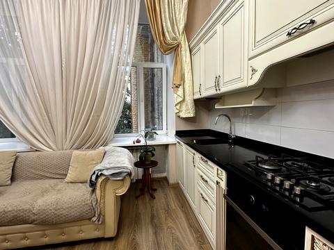 комерційна за адресою Олександра Кониського вул., 60