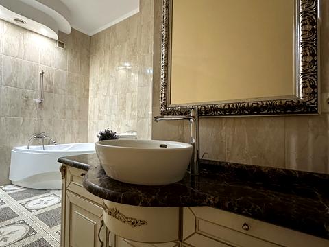 комерційна за адресою Олександра Кониського вул., 60