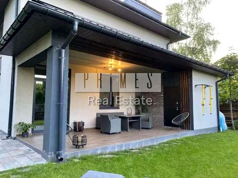 будинок за адресою Олександра Олеся вул.