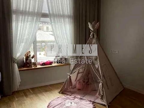 будинок за адресою Олександра Олеся вул.