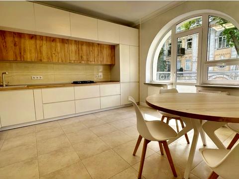 квартира за адресою Олександра Кониського вул., 76-78