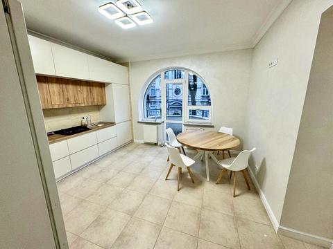 квартира за адресою Олександра Кониського вул., 76-78