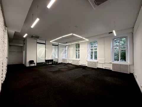 комерційна за адресою Володимирська вул., 10