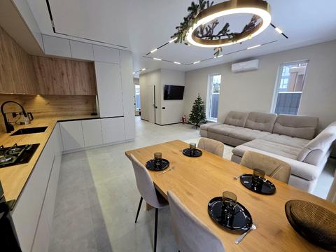 будинок за адресою Райдужна вул., 30