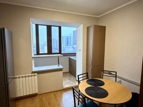 квартира за адресою Київ, Калинова вул., 8