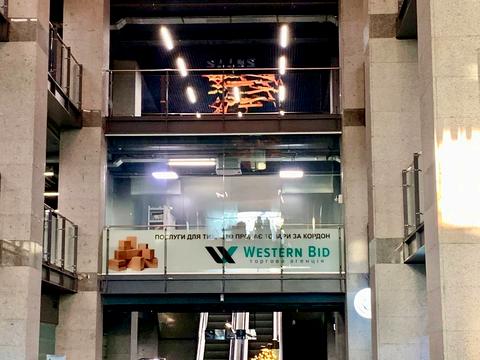 комерційна за адресою Дмитра Яворницького просп. (Карла Маркса), 72-Б