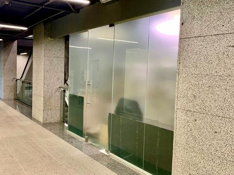 комерційна за адресою Дмитра Яворницького просп. (Карла Маркса), 72-Б