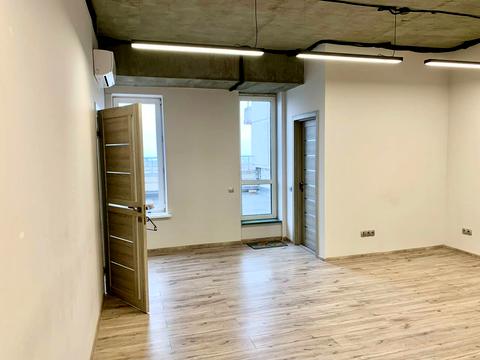 комерційна за адресою Мечникова вул., 19