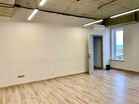 комерційна за адресою Мечникова вул., 19