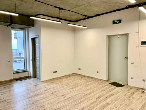 комерційна за адресою Мечникова вул., 19