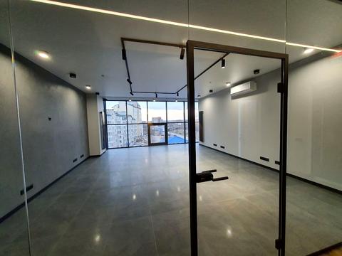 комерційна за адресою Надрічна вул., 2а