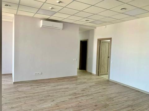 комерційна за адресою Мечникова вул., 19