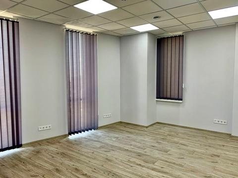 комерційна за адресою Мечникова вул., 19