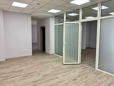 комерційна за адресою Мечникова вул., 19