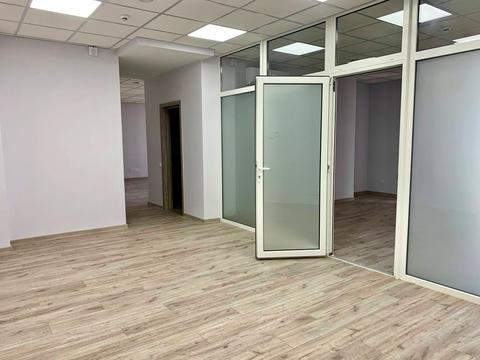 комерційна за адресою Мечникова вул., 19