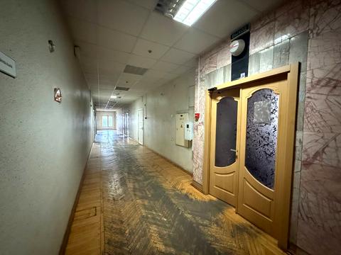 комерційна за адресою Воскресенська вул. (Леніна), 15