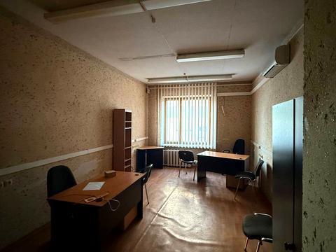 комерційна за адресою Воскресенська вул. (Леніна), 15