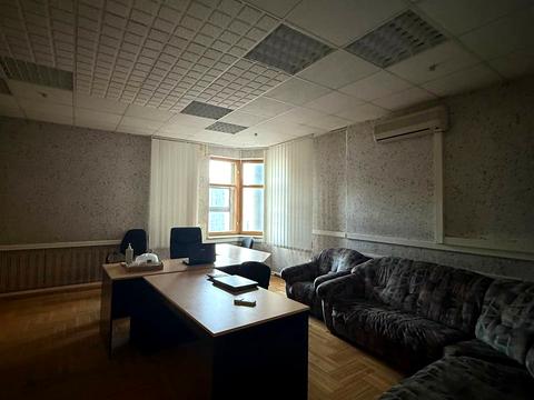 комерційна за адресою Воскресенська вул. (Леніна), 15