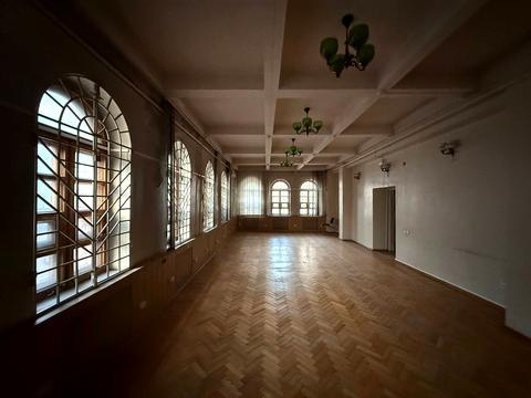 комерційна за адресою Воскресенська вул. (Леніна), 15