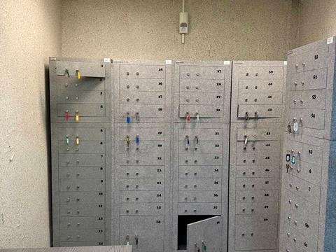 комерційна за адресою Воскресенська вул. (Леніна), 15