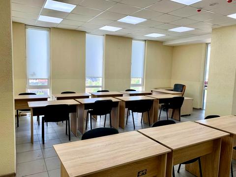 комерційна за адресою Мечникова вул., 19