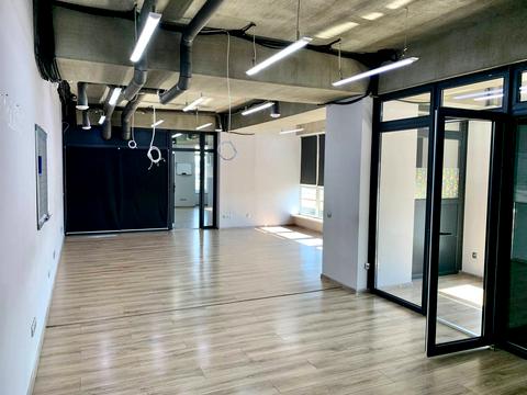 комерційна за адресою Мечникова вул., 19