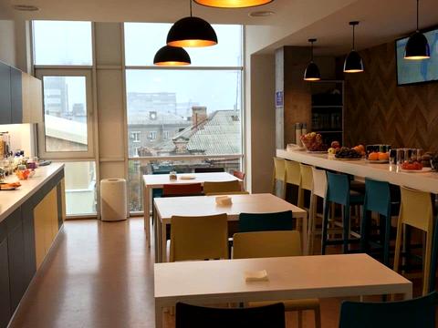 комерційна за адресою Старокозацька вул. (Комсомольська), 37