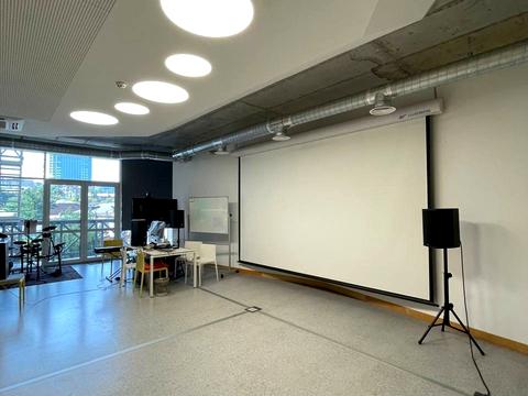 комерційна за адресою Старокозацька вул. (Комсомольська), 37