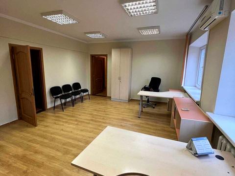 комерційна за адресою Петра Сагайдачного вул., 12