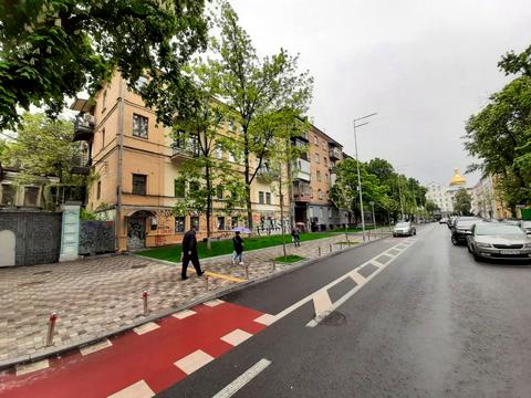 комерційна за адресою Золотоворітська вул., 4