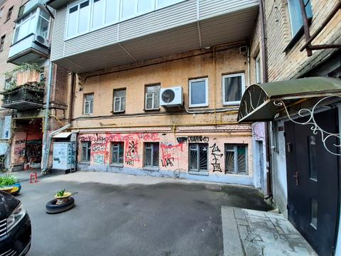 комерційна за адресою Золотоворітська вул., 4