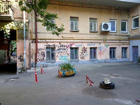 комерційна за адресою Золотоворітська вул., 4