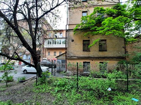 комерційна за адресою Золотоворітська вул., 4