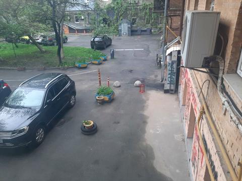 комерційна за адресою Золотоворітська вул., 4