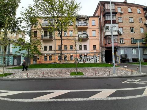 комерційна за адресою Золотоворітська вул., 4