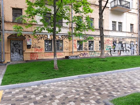 комерційна за адресою Золотоворітська вул., 4