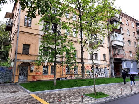 комерційна за адресою Золотоворітська вул., 4