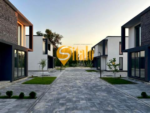 дом по адресу Центральна