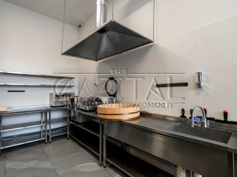 комерційна за адресою Дніпровська набережна вул., 16-Г